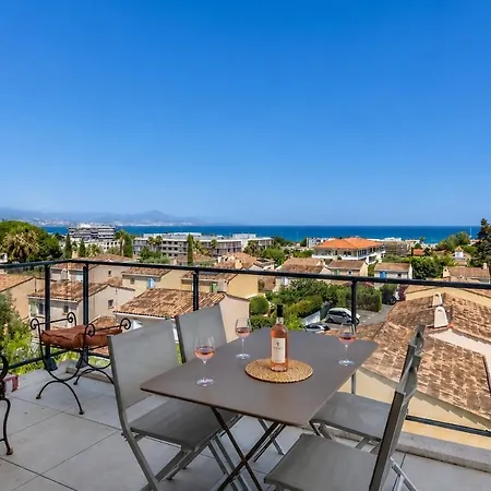 3br Retreat Private Rooftop Pool